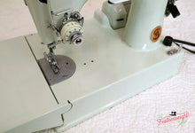 Load image into Gallery viewer, Singer Featherweight 221K Sewing Machine, WHITE EV942***