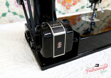 Load image into Gallery viewer, Singer Featherweight 221 Sewing Machine, AM372***