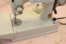 Load image into Gallery viewer, Singer Featherweight 221 Sewing Machine, WHITE EV982***