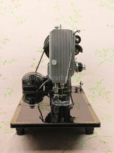 Load image into Gallery viewer, Singer Featherweight 222K Sewing Machine EL683***
