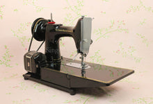 Load image into Gallery viewer, Singer Featherweight 222K Sewing Machine EL683***