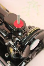 Load image into Gallery viewer, Singer Featherweight 222K Sewing Machine EL683***