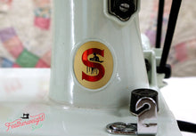 Load image into Gallery viewer, Singer Featherweight 221K Sewing Machine, WHITE EV993***