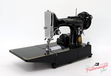 Load image into Gallery viewer, Singer Featherweight 222K Sewing Machine EJ616***
