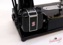 Load image into Gallery viewer, Singer Featherweight 222K Sewing Machine EJ626***