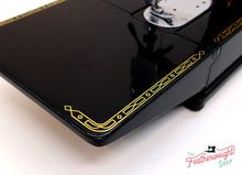 Load image into Gallery viewer, Singer Featherweight 222K Sewing Machine EJ626***
