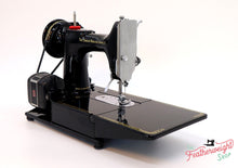 Load image into Gallery viewer, Singer Featherweight 222K Sewing Machine EK325***