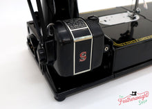 Load image into Gallery viewer, Singer Featherweight 222K Sewing Machine EK325***