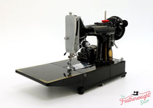 Load image into Gallery viewer, Singer Featherweight 222K Sewing Machine EM6024**