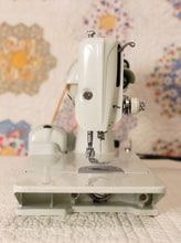 Load image into Gallery viewer, Singer Featherweight 221 Sewing Machine, WHITE FA095***