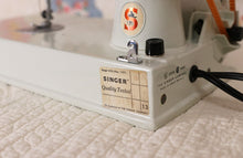 Load image into Gallery viewer, Singer Featherweight 221 Sewing Machine, WHITE FA095***