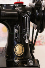 Load image into Gallery viewer, Singer Featherweight 222K Sewing Machine EK629***