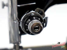 Load image into Gallery viewer, Singer Featherweight 222K Sewing Machine EL181***