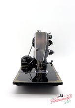 Load image into Gallery viewer, Singer Featherweight 221K Sewing Machine, EH140***