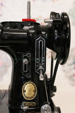 Load image into Gallery viewer, Singer Featherweight 222K Sewing Machine EM9584**