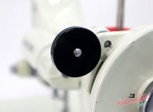 Load image into Gallery viewer, Singer Featherweight 221K Sewing Machine, WHITE EV958***