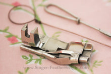 Load image into Gallery viewer, Tubular Trimmer, Singer (Vintage Original)