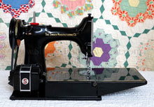 Load image into Gallery viewer, Singer Featherweight 221 Sewing Machine, AK993***