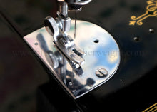 Load image into Gallery viewer, Singer Featherweight 221 Sewing Machine, AK993***