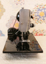 Load image into Gallery viewer, Singer Featherweight 221 Sewing Machine, AM150***