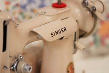 Load image into Gallery viewer, Singer Featherweight 221 Sewing Machine, TAN JE157***