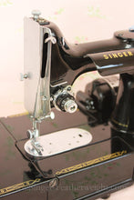 Load image into Gallery viewer, Singer Featherweight 222K Sewing Machine EN137***