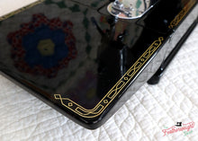 Load image into Gallery viewer, Singer Featherweight 222K Sewing Machine EN135***