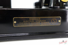 Load image into Gallery viewer, Singer Featherweight 221K Sewing Machine, EH142***