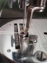 Load image into Gallery viewer, Singer Featherweight 222K Embroidery & Darning Foot (Vintage Original)