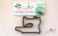 Load image into Gallery viewer, Featherweight Cookie Cutter