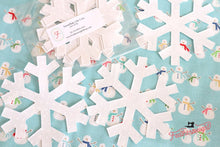 Load image into Gallery viewer, Fabric, Cozy Vintage Christmas Fat Eighth Bundle by Lori Holt + 6 SNOWFLAKE Prefused Diecuts