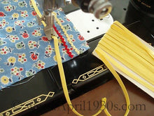 Load image into Gallery viewer, Braiding Presser Foot, Singer (Vintage Original)
