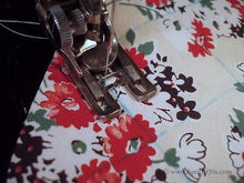 Load image into Gallery viewer, Zigzag Attachment, Swiss Zigzagger &amp; Walking Foot (Vintage Original)
