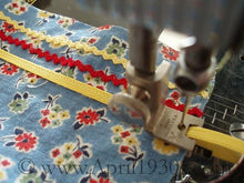 Load image into Gallery viewer, Braiding Presser Foot, Singer (Vintage Original)
