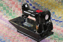 Load image into Gallery viewer, Singer Featherweight 222K Sewing Machine, ER0231**CH
