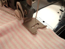 Load image into Gallery viewer, Zigzag Attachment, Singer Automatic (Vintage Original)
