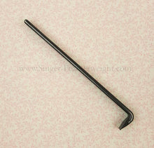 Load image into Gallery viewer, Screwdriver - Flat, Singer (Vintage Original)
