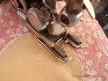 Load image into Gallery viewer, Zigzag Attachment, Swiss Zigzagger &amp; Walking Foot (Vintage Original)
