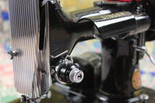 Load image into Gallery viewer, Singer Featherweight 222K Sewing Machine, ER0231**CH
