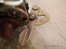 Load image into Gallery viewer, Zigzag Attachment, Swiss Zigzagger &amp; Walking Foot (Vintage Original)

