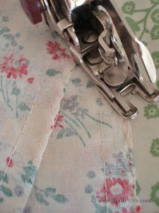 Zigzag Attachment, Swiss Zigzagger & Walking Foot (Vintage Original)
