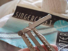 Load image into Gallery viewer, Fagoter Singercraft, Singer (Vintage Original)

