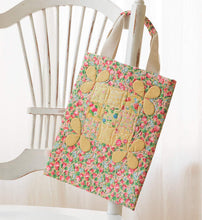 Load image into Gallery viewer, PATTERN BOOK , Perfectly Pretty Patchwork by Kristyne Czepuryk
