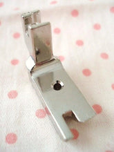 Load image into Gallery viewer, Welting / Piping / Cording Foot
