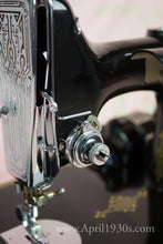 Load image into Gallery viewer, Singer Featherweight 221 Sewing machine, 1933 AD545***
