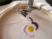 Load image into Gallery viewer, Arrasene Embroidery &amp; Darning Foot, Singer (Vintage Original)
