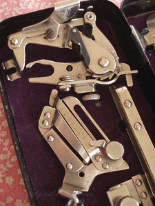 Attachments Set, Black Singer Tin Box (Vintage Original)