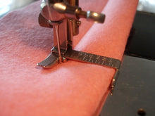 Load image into Gallery viewer, Gauge Presser Foot Attachment Set, Singer (Vintage Original)
