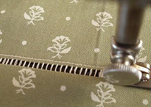 Load image into Gallery viewer, Hemstitching Veining Attachment, Singer (Vintage Original)
