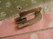 Load image into Gallery viewer, Hemstitching Veining Attachment, Singer (Vintage Original)
